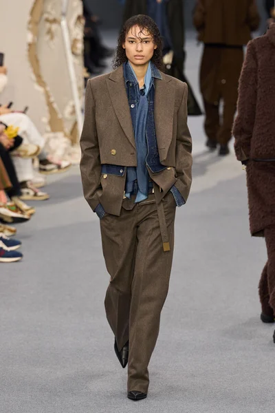 Look 41